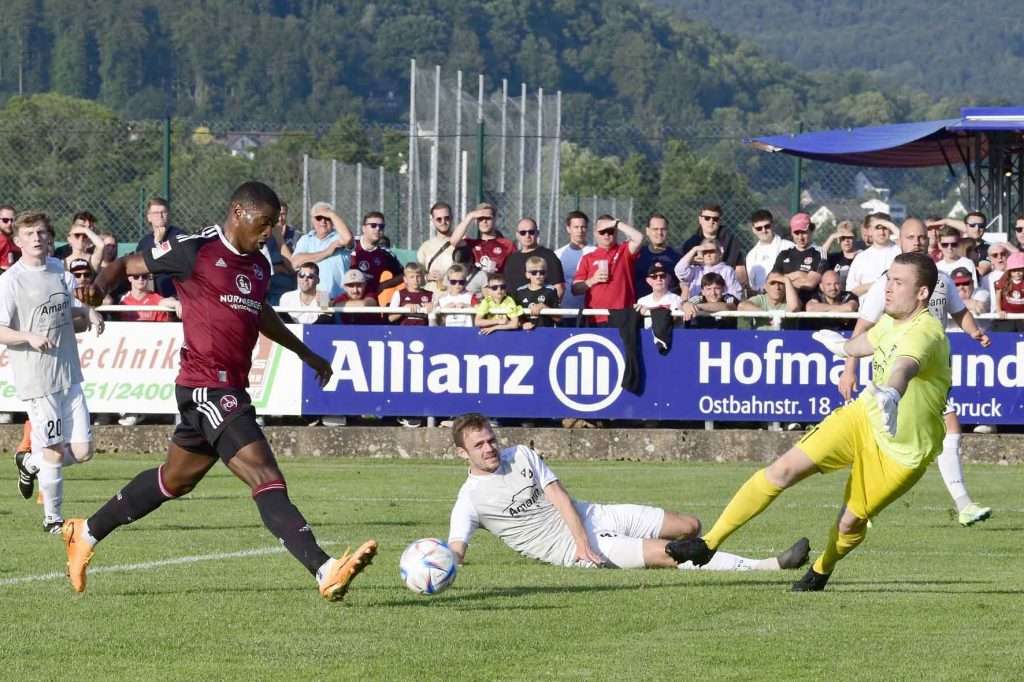 #Fußball, #Liga2, #fcn, #1fcn, #DFL, #DFB, #Nürnberg, #fussball, #maxmorlockstadion, #Ball, #Sport, #Fans, #Jubel, #Torjubel, #Pyrotechnik, #Fahnen, #Fanblock, #Zweikampf, #Schiedsrichter, #Linienrichter, #Wolf Klima, #SparkasseNürnberg, #N-Ergie, #richterFrenzel, #Zuschauer, #azubi, #handwerkerclub, 