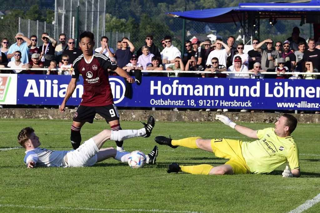 #Fußball, #Liga2, #fcn, #1fcn, #DFL, #DFB, #Nürnberg, #fussball, #maxmorlockstadion, #Ball, #Sport, #Fans, #Jubel, #Torjubel, #Pyrotechnik, #Fahnen, #Fanblock, #Zweikampf, #Schiedsrichter, #Linienrichter, #Wolf Klima, #SparkasseNürnberg, #N-Ergie, #richterFrenzel, #Zuschauer, #azubi, #handwerkerclub, 