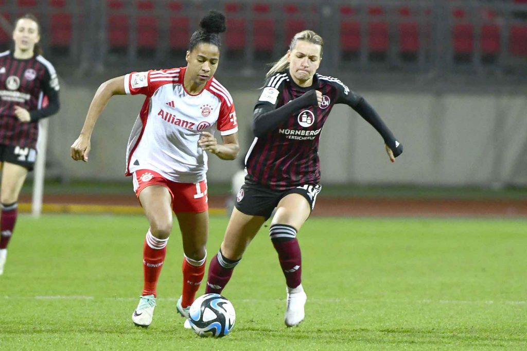 #Fußball, #Liga1, #Bundesliga, #DFL, #DFB, #Nürnberg, #1fcn, #fcn, #damen, #frauen, #Stadion, #MaxMorlockStadion, #Ball, #Sport, #Fans, #Jubel, #Torjubel, #Fahnen, #Fanblock, #Faszination, #Action, #Zweikampf, #Schiedsrichter, #Linienrichter, #SparkasseNürnberg, #NErgie, #Kulmbacher, #richter_frenzel, #Zuschauer, #fussball, #fcnfcb,