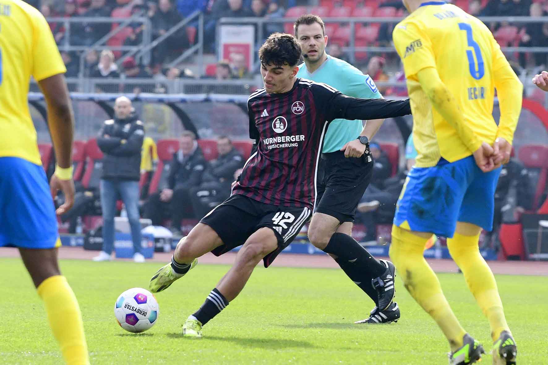 #Fußball, #Liga2, #Bundesliga, #DFL, #DFB, #Nürnberg, #Stadion, #MaxMorlockStadion, #Ball, #Sport, #Fans, #Torjubel, #Ausschreitung, #Pyrotechnik, #Fahnen, #Fanblock, #Faszination, #Action, #Zweikampf, #Schiedsrichter, #Linienrichter, #FrankenBrunnen, #RichterFrenzel, #WolfHeizung, #NErgie, #Kulmbacher, #SparkasseNürnberg, #Freizeit, #Familie, #Zuschauer, #MaxMorlock, #Spielräume, #Stolperstein, #JenöKonradCup, #dielegendelebt, #fcnebs,