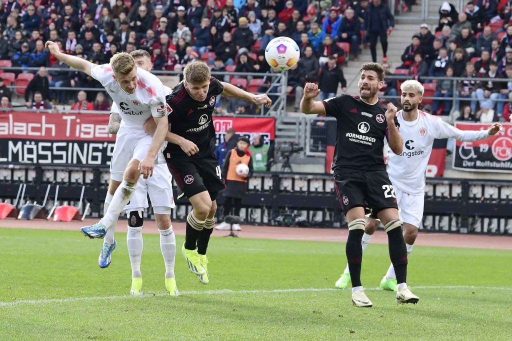 #Fußball, #Liga2, #Bundesliga, #DFL, #DFB, #Nürnberg, #Stadion, #MaxMorlockStadion, #Ball, #Sport, #Fans, #Torjubel, #Ausschreitung, #Pyrotechnik, #Fahnen, #Fanblock, #Faszination, #Action, #Zweikampf, #Schiedsrichter, #Linienrichter, #FrankenBrunnen, #RichterFrenzel, #WolfHeizung, #NErgie, #Kulmbacher, #SparkasseNürnberg, #Freizeit, #Familie, #Zuschauer, #MaxMorlock, #Spielräume, #Stolperstein, #JenöKonradCup, #dielegendelebt,