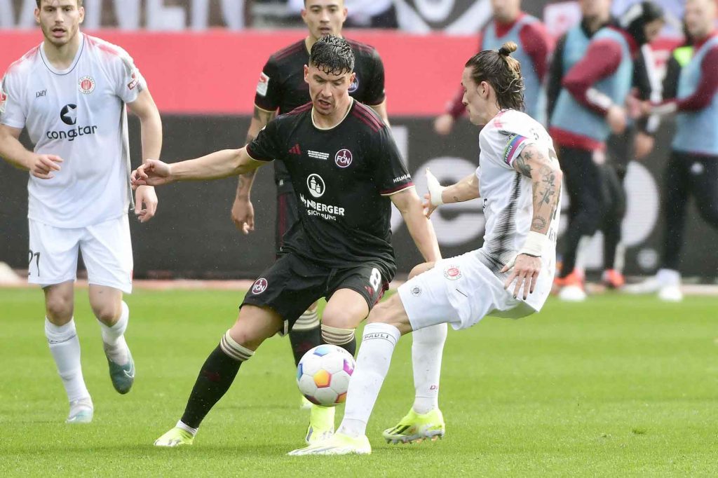 #Fußball, #Liga2, #Bundesliga, #DFL, #DFB, #Nürnberg, #Stadion, #MaxMorlockStadion, #Ball, #Sport, #Fans, #Torjubel, #Ausschreitung, #Pyrotechnik, #Fahnen, #Fanblock, #Faszination, #Action, #Zweikampf, #Schiedsrichter, #Linienrichter, #FrankenBrunnen, #RichterFrenzel, #WolfHeizung, #NErgie, #Kulmbacher, #SparkasseNürnberg, #Freizeit, #Familie, #Zuschauer, #MaxMorlock, #Spielräume, #Stolperstein, #JenöKonradCup, #dielegendelebt,