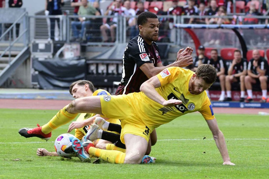 #Fußball, #Liga2, #Bundesliga, #DFL, #DFB, #Nürnberg, #1fcn, #fcn, #ClubHaus, #Stadion, #MaxMorlockStadion, #Ball, #Sport, #Fans, #Torjubel, #Ausschreitung, #Pyrotechnik, #Fahnen, #Fanblock, #Faszination, #Action, #Zweikampf, #Schiedsrichter, #Linienrichter, #FrankenBrunnen, #RichterFrenzel, #WolfHeizung, #NErgie, #Kulmbacher, #SparkasseNürnberg, #Freizeit, #Familie, #Zuschauer, #MaxMorlock, #Spielräume, #Stolperstein, #JenöKonradCup, #dielegendelebt, #fcnelv,