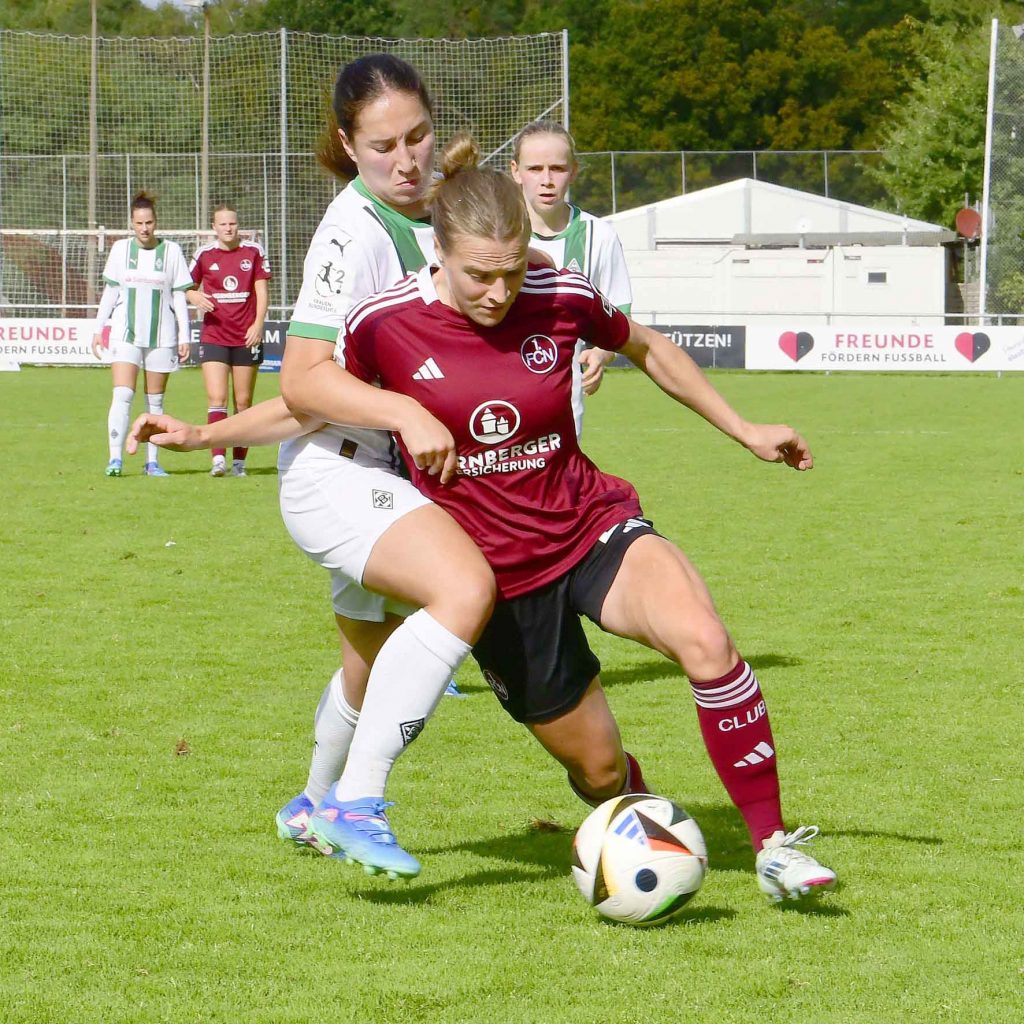 #Fußball, #Liga2, #Bundesliga, #DFL, #DFB, #Nürnberg, #1fcn, #fcn, #damen, #frauen, #Stadion, #MaxMorlockStadion, #Ball, #Sport, #Fans, #Jubel, #Torjubel, #Fahnen, #Fanblock, #Faszination, #Action, #Zweikampf, #Schiedsrichter, #Linienrichter, #SparkasseNürnberg, #NErgie, #Kulmbacher, #richter_frenzel, #Zuschauer, #fussball,