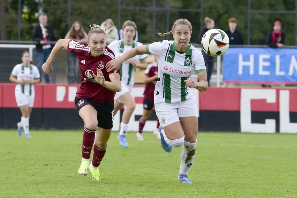 #Fußball, #Liga2, #Bundesliga, #DFL, #DFB, #Nürnberg, #1fcn, #fcn, #damen, #frauen, #Stadion, #MaxMorlockStadion, #Ball, #Sport, #Fans, #Jubel, #Torjubel, #Fahnen, #Fanblock, #Faszination, #Action, #Zweikampf, #Schiedsrichter, #Linienrichter, #SparkasseNürnberg, #NErgie, #Kulmbacher, #richter_frenzel, #Zuschauer, #fussball,