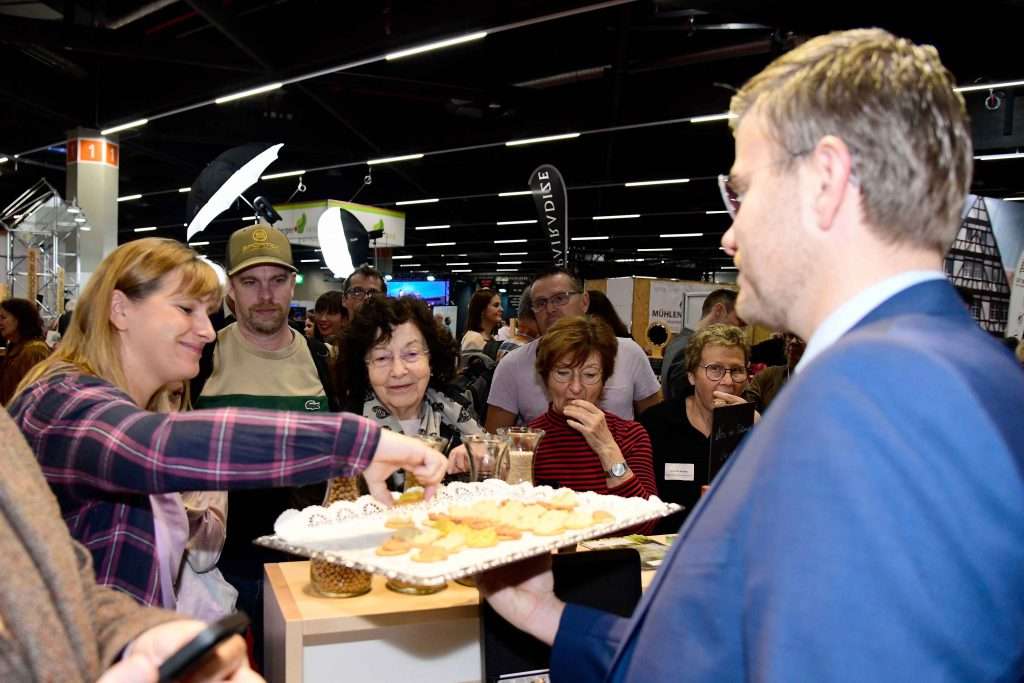 #Nürnberg, #Nuremberg, #Ausstellung, #Messe, #AFAG, #MetropolregionNürnberg, #originalregional, #SpezialitätenWettbewerb, #Consumenta, #FreizeitTouristikGartenMesse, #Spiele, #Freizeit, #Urlaub, #Touristik, #Reisen, #Erholung, #freizeitmesse, #Natur, #Wandern, #Essen, #Bier, #Honig, #HECNA, #Pokerturnier, #GINmarket, #Weihnachtsmarkt, #Airtime, #Trampolin, #Lebenshilfe, #CharitiyAktion, #Autosalon, #IENA, #FaszinationPferd, #FashionFlash, #TheVillage, #WhiskyMesse, #EuropeanCoatingsShow, #AEE, #RETROCLASSICS, #Akustika, #wernerunterwegs,