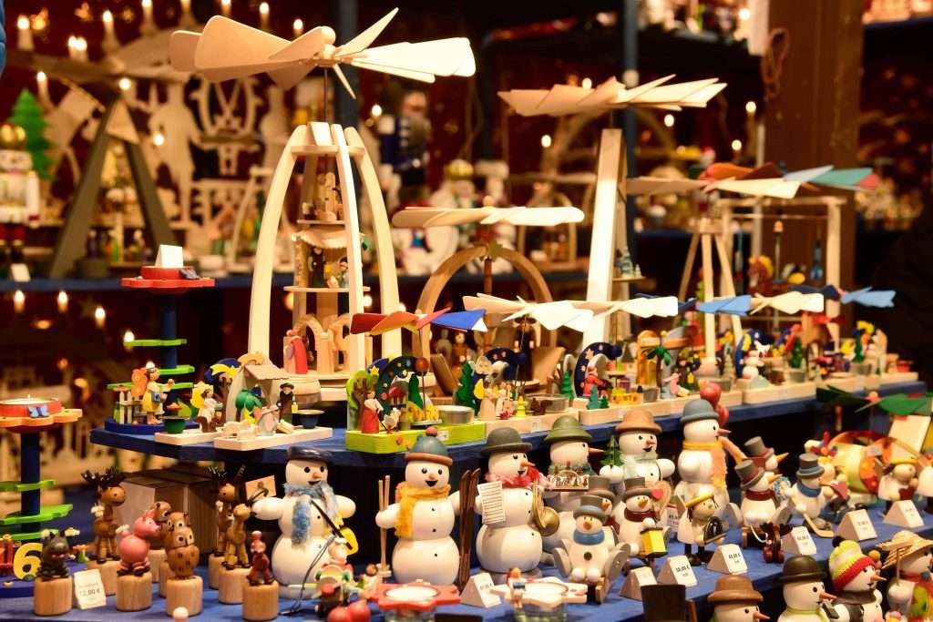 #Nürnberg, #Nuremberg, #MetropolregionNürnberg, #Christkindlesmarkt, #Hauptmarkt, #Kinderweihnacht, #HansSachsPlatz, #MarktderPartnerstädte, #Handwerkerhof, #Christkind, #Engel, #Weihnachtsmann, #Nikolaus, #Pelzmärtel, #KnechtRuprecht, #St.Martin, #Adventszeit, #Vorweihnachtszeit, #Weihnachten, #Festlichkeit, #Verkaufsstände, #Lebkuchen, #Süssigkeiten, #Glühwein, #Punsch, #Kinderpunsch, #Bratwürste, #Sterne, #Christbaum, #Christbaumschmuck, #Weihnachtsbeleuchtung, #Lichterzug, #schönsteZeit, #Winter, #winterlich, #Schnee, #Glanz, #Kinder, #Erwachsene, #Wünsche, #Hoffnung, #Frieden, #Gerechtigkeit, #Sternenhaus, #HeiligGeistHaus, #NoraFalk,