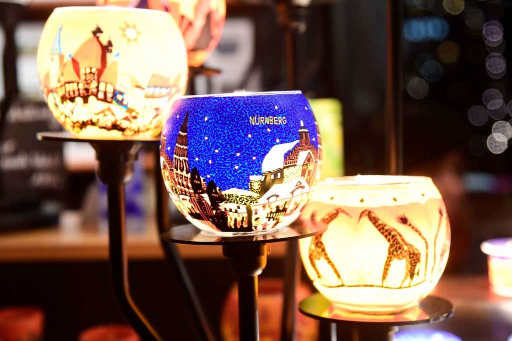 #Nürnberg, #Nuremberg, #MetropolregionNürnberg, #Christkindlesmarkt, #Hauptmarkt, #Kinderweihnacht, #HansSachsPlatz, #MarktderPartnerstädte, #Handwerkerhof, #Christkind, #Engel, #Weihnachtsmann, #Nikolaus, #Pelzmärtel, #KnechtRuprecht, #St.Martin, #Adventszeit, #Vorweihnachtszeit, #Weihnachten, #Festlichkeit, #Verkaufsstände, #Lebkuchen, #Süssigkeiten, #Glühwein, #Punsch, #Kinderpunsch, #Bratwürste, #Sterne, #Christbaum, #Christbaumschmuck, #Weihnachtsbeleuchtung, #Lichterzug, #schönsteZeit, #Winter, #winterlich, #Schnee, #Glanz, #Kinder, #Erwachsene, #Wünsche, #Hoffnung, #Frieden, #Gerechtigkeit, #Sternenhaus, #HeiligGeistHaus, #NoraFalk,