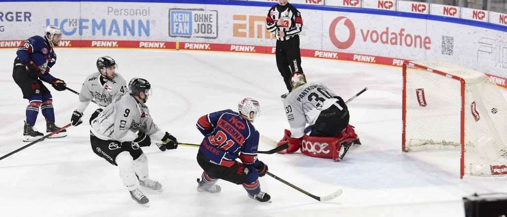 #del, #eishockey, #nit, #nuernbergicetigers, #icetigers, #puck, #pucki, #maskottchen, #nuernberg, #arena, #tor, #zuschauer, #fans, #hofmannpersonal, #vielfaltgewinnt, #keinfanohnejob, #bodin, #nergie, #wbgnuernberg,