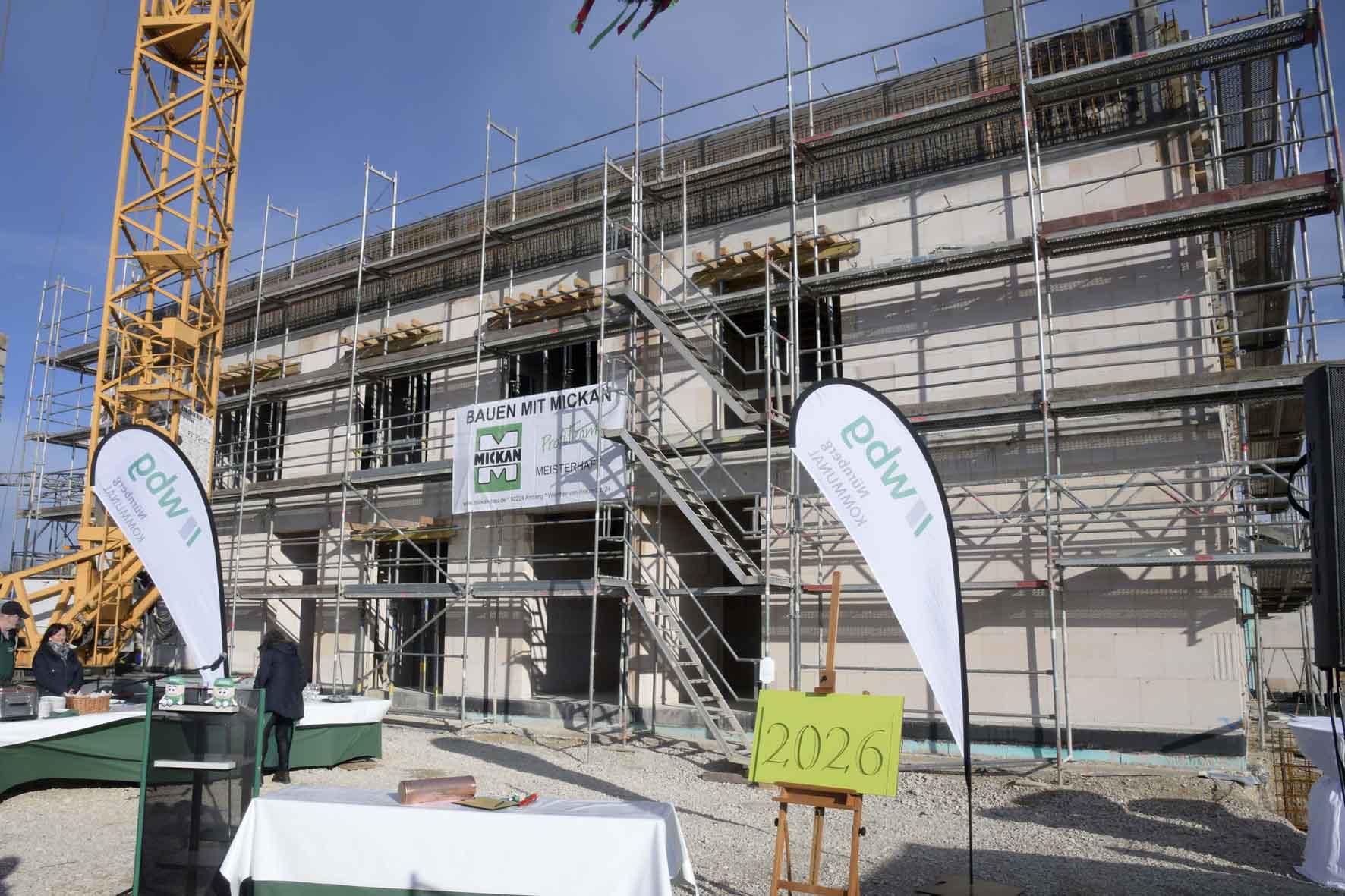 #nürnberg, #nuremberg, #stadt, #wbgnuernberg, #stiftung, #neubau, #mietwohnungen, #erneuerung, #abriss, #aufbau, #klimaziele, #wbg2000stiftung, #wohnbau, #Umweltfreundlich, #Wohnungen, #Vermietungen, #originalregional, #Holz, #Hybridhäuser, #ispfd, #Grundsteinlegung,