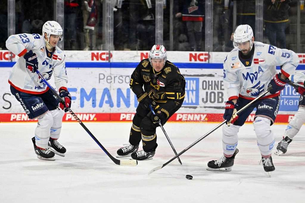 #del, #eishockey, #nit, #nuernbergicetigers, #icetigers, #puck, #pucki, #maskottchen, #nuernberg, #arena, #tor, #zuschauer, #fans, #hofmannpersonal, #vielfaltgewinnt, #keinfanohnejob, #bodin, #nergie, #wbgnuernberg,