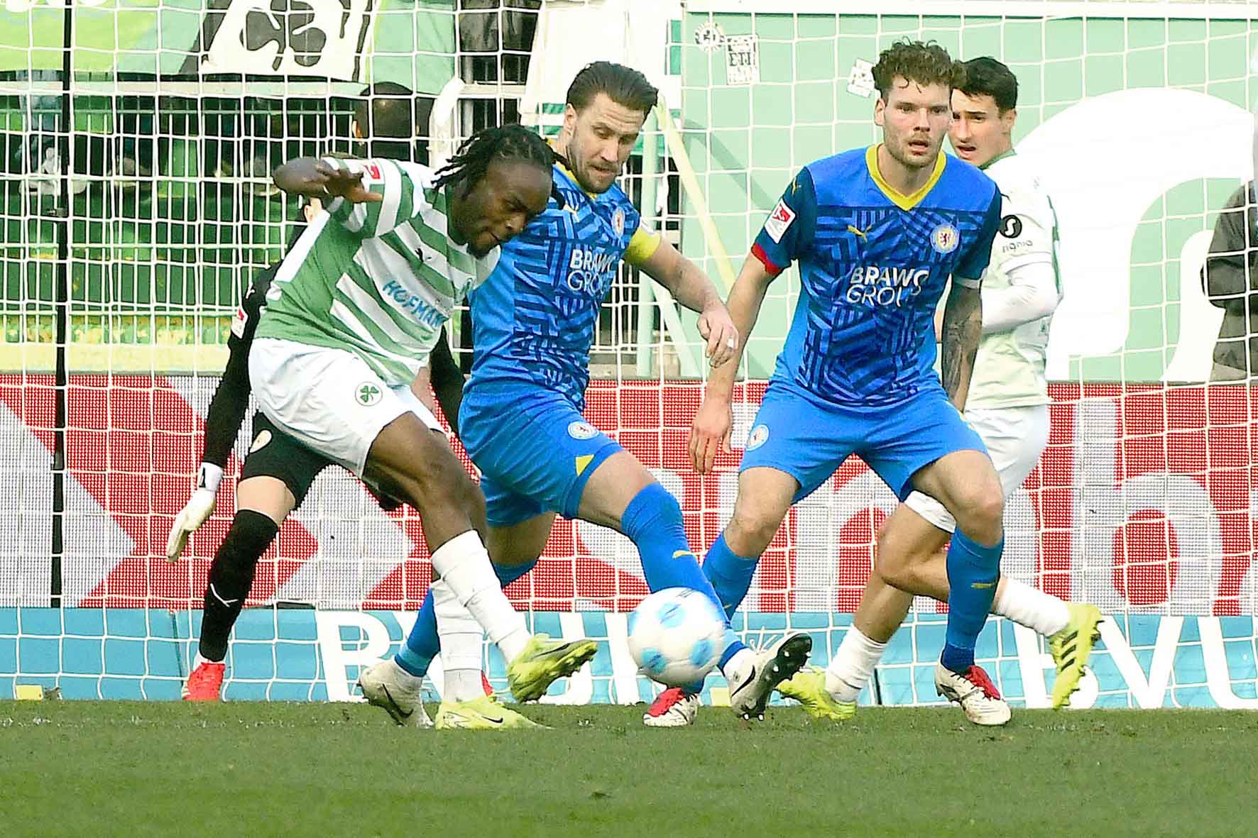 #Fussball, #Bundesliga, #DFL, #Liga2, #GreutherFürth, #sgf, #SportparkRonhof, #Kleeblatt, #HofmannPersonal, #BruderSpielwaren, #FrankenBrunnen, #GrünerBier, #RosicImmobilien, #simbadickiegroup, #Swietelsky, #WildPanda, #Fürth, #ball, #stadion, #zuschauer, #fans, #tor, #vielfaltgewinnt, #keinfanohnejob,