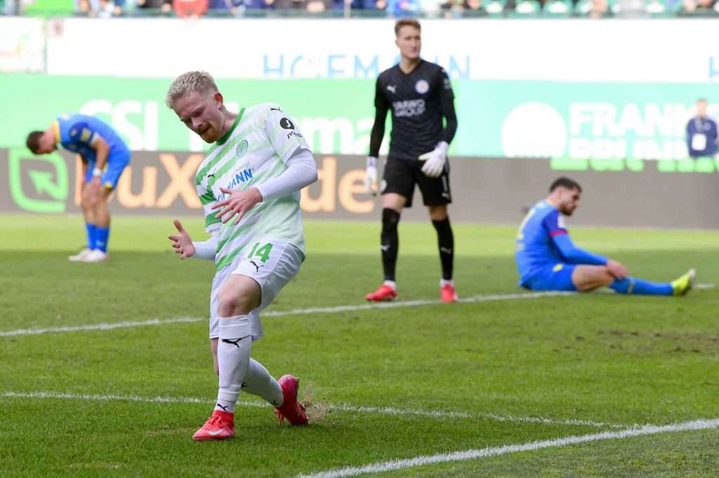 #Fussball, #Bundesliga, #DFL, #Liga2, #GreutherFürth, #sgf, #SportparkRonhof, #Kleeblatt, #HofmannPersonal, #BruderSpielwaren, #FrankenBrunnen, #GrünerBier, #RosicImmobilien, #simbadickiegroup, #Swietelsky, #WildPanda, #Fürth, #ball, #stadion, #zuschauer, #fans, #tor, #vielfaltgewinnt, #keinfanohnejob,