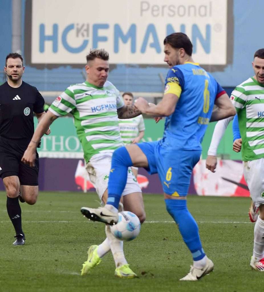 #Fussball, #Bundesliga, #DFL, #Liga2, #GreutherFürth, #sgf, #SportparkRonhof, #Kleeblatt, #HofmannPersonal, #BruderSpielwaren, #FrankenBrunnen, #GrünerBier, #RosicImmobilien, #simbadickiegroup, #Swietelsky, #WildPanda, #Fürth, #ball, #stadion, #zuschauer, #fans, #tor, #vielfaltgewinnt, #keinfanohnejob,