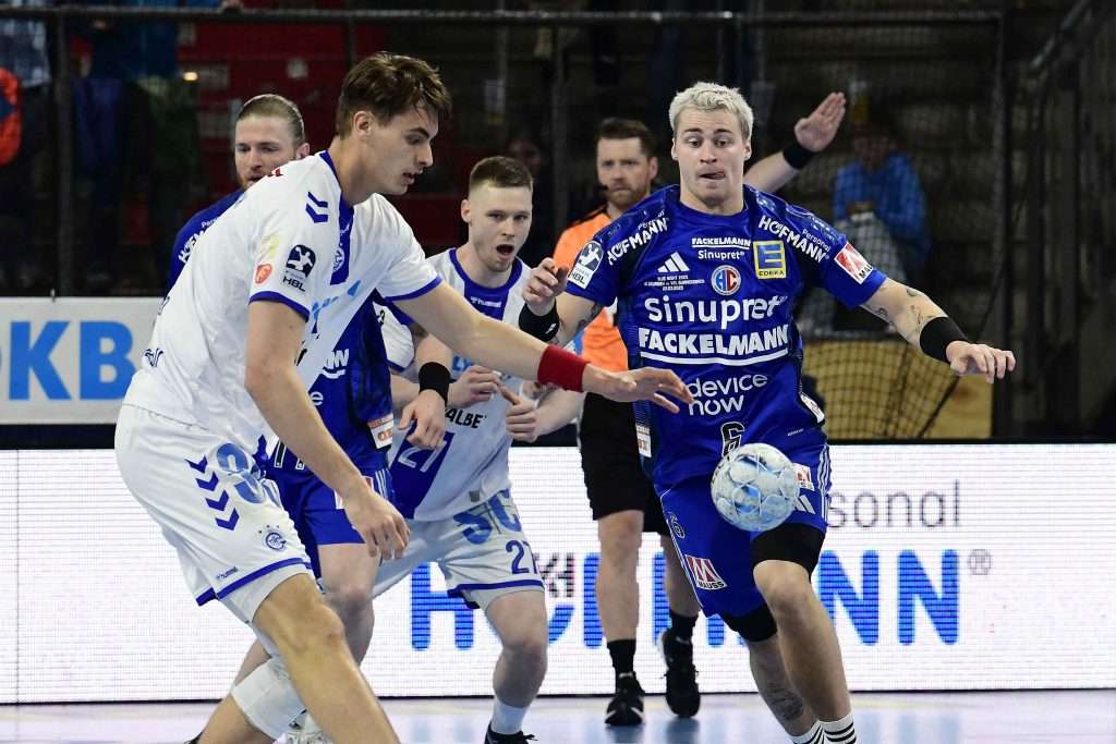 #Handballbundesliga, #LiquiMoly, #HCErlangen, #Handball, #HBL, #Nuremberg, #Erlangen, #ArenaNürnbergerVersicherung, #heitec, #Fackelmann, #Aichinger, #BarthHaas, #Bodin, #MaxBögl, #Bionorica, #Hemmersbach, #hlstudios, #HofmannPersonal, #LauerEuromovers, #Mauss, #pensionsolution, #Schultheiß, #SontowskiPartner, #Tucher, #Wild Panda, #hce, #ball, #tor, #zuschauer, #fans, #vielfaltgewinnt, #keinfanohnejob,