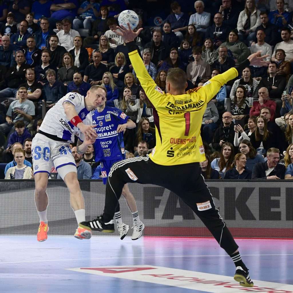 #Handballbundesliga, #LiquiMoly, #HCErlangen, #Handball, #HBL, #Nuremberg, #Erlangen, #ArenaNürnbergerVersicherung, #heitec, #Fackelmann, #Aichinger, #BarthHaas, #Bodin, #MaxBögl, #Bionorica, #Hemmersbach, #hlstudios, #HofmannPersonal, #LauerEuromovers, #Mauss, #pensionsolution, #Schultheiß, #SontowskiPartner, #Tucher, #Wild Panda, #hce, #ball, #tor, #zuschauer, #fans, #vielfaltgewinnt, #keinfanohnejob,