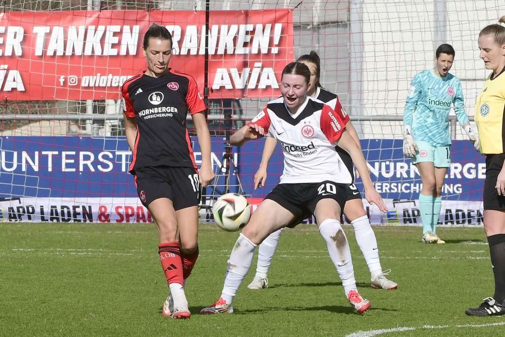 #Fußball, #Liga2, #Bundesliga, #DFL, #DFB, #Nürnberg, #1fcn, #fcn, #damen, #frauen, #Stadion, #MaxMorlockStadion, #Ball, #Sport, #Fans, #Jubel, #Torjubel, #Fahnen, #Fanblock, #Faszination, #Action, #Zweikampf, #Schiedsrichter, #Linienrichter, #SparkasseNürnberg, #NErgie, #Kulmbacher, #richter_frenzel, #Zuschauer, #fussball,