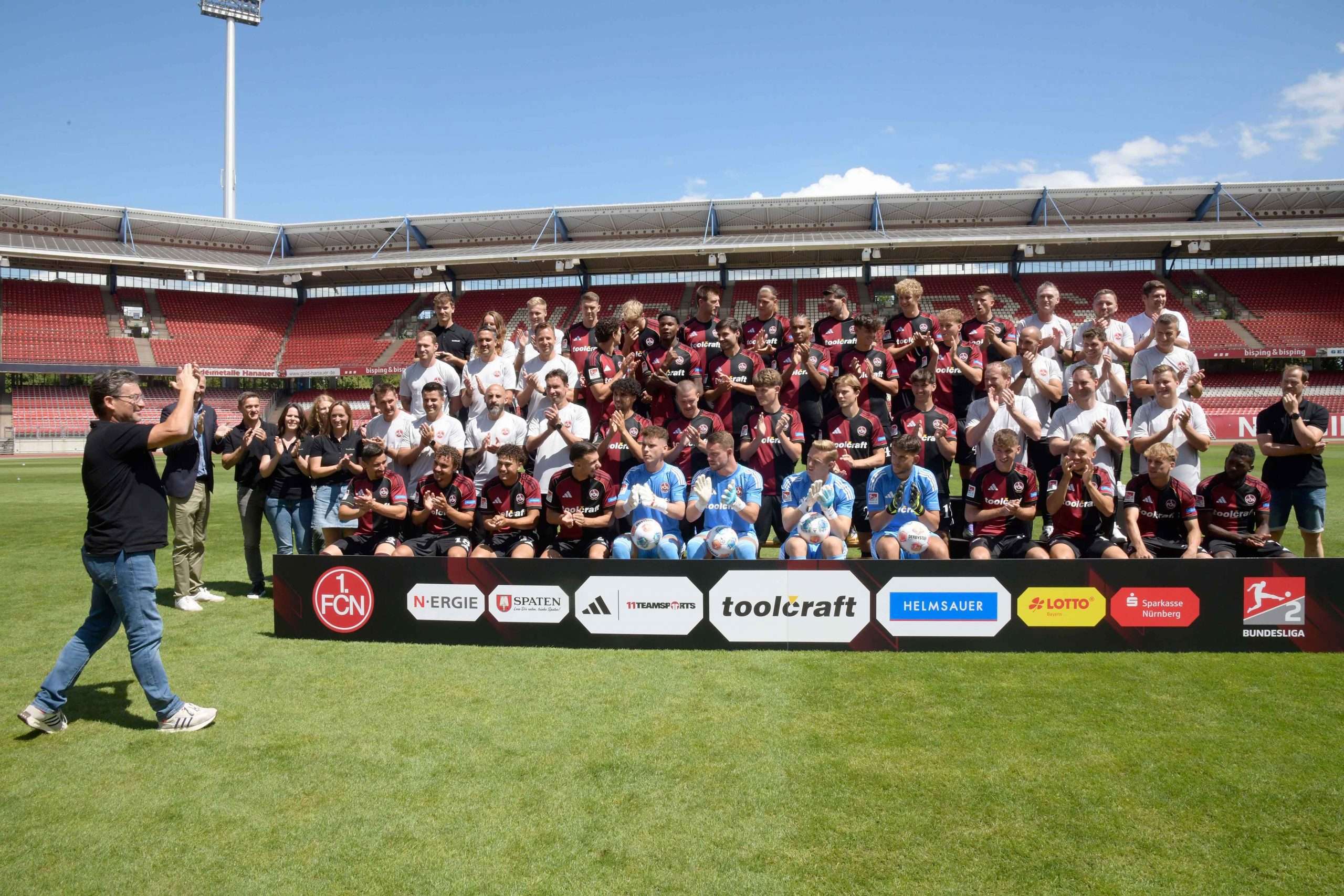 #Fußball, #Liga2, #Bundesliga, #DFL, #DFB, #Nürnberg, #1fcn, #fcn, #ClubHaus, #Stadion, #MaxMorlockStadion, #Fußball, #Ball, #Sport, #Fans, #Torjubel, #Ausschreitung, #Pyrotechnik, #Fahnen, #Fanblock, #Faszination, #Action, #Zweikampf, #Schiedsrichter, #Linienrichter, #FrankenBrunnen, #WolfHeizung, #NErgie, #toolcraft, #SparkasseNürnberg, #Freizeit, #Familie, #Zuschauer, #MaxMorlock, #Spielräume, #Stolperstein, #JenöKonradCup, #dielegendelebt, #Handball, #Boxen, #Tennis, #Schwimmen, #HandwerkerClub, #Handwerkerazubimesse, #azubimesse, #erstklaessleraktion, #125Jahre, #Jubiläum,