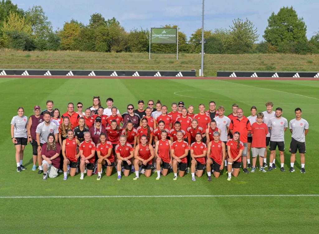 #Fußball, #Liga1, #Bundesliga, #DFL, #DFB, #Nürnberg, #1fcn, #fcn, #damen, #frauen, #Stadion, #MaxMorlockStadion, #Ball, #Sport, #Fans, #Jubel, #Torjubel, #Fahnen, #Fanblock, #Faszination, #Action, #Zweikampf, #Schiedsrichter, #Linienrichter, #SparkasseNürnberg, #NErgie, #Kulmbacher, #Zuschauer, #fussball,