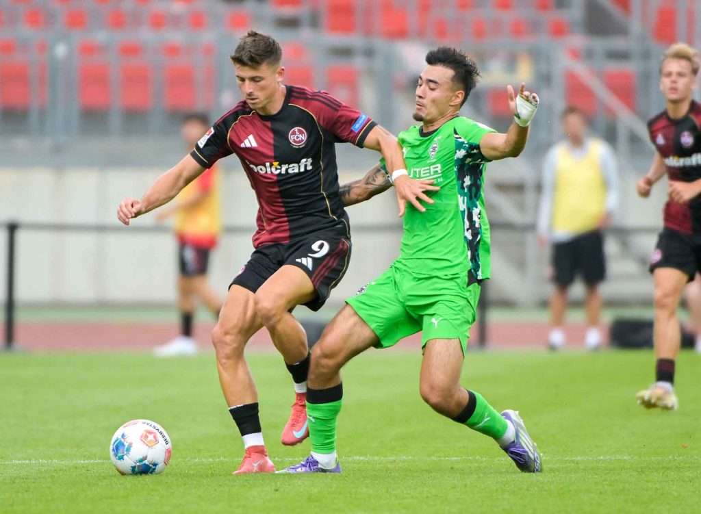#Fußball, #Liga2, #Bundesliga, #DFL, #DFB, #Nürnberg, #1fcn, #fcn, #ClubHaus, #Stadion, #MaxMorlockStadion, #Fußball, #Ball, #Sport, #Fans, #Torjubel, #Ausschreitung, #Pyrotechnik, #Fahnen, #Fanblock, #Faszination, #Action, #Zweikampf, #Schiedsrichter, #Linienrichter, #FrankenBrunnen, #WolfHeizung, #NErgie, #toolcraft, #SparkasseNürnberg, #Freizeit, #Familie, #Zuschauer, #MaxMorlock, #Spielräume, #Stolperstein, #JenöKonradCup, #dielegendelebt, #Handball, #Boxen, #Tennis, #Schwimmen, #HandwerkerClub, #Handwerkerazubimesse, #azubimesse, #erstklaessleraktion, #125Jahre, #Jubiläum,