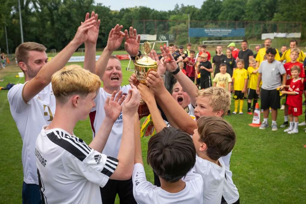 #Nürnberg, #Nuremberg, #MetropolregionNürnberg, #Hauptmarkt, #MaxMorlockStadion, #Sport, #Verkaufsstände, #Bratwürste, #schönsteZeit, #Kinder, #Erwachsene, #Wünsche, #Hoffnung, #DLV, #Meisterschaft, #Leichtathletik, #Wettbewerb, #Höchstleistung, #Spitzensport, #Begeisterung, #Weitsprung, #Hochsprung, #Kugelstossen, #Staffellauf, #Hürdenlauf, #Tennis, #BTV, #Goldene Ring, #Rugby, #Marathon, #metropolmarathon, #Volleyball. #svs, #svschwaig, #seifenkistenrennen, #sparkassenuernberg, #wolkersdorf,