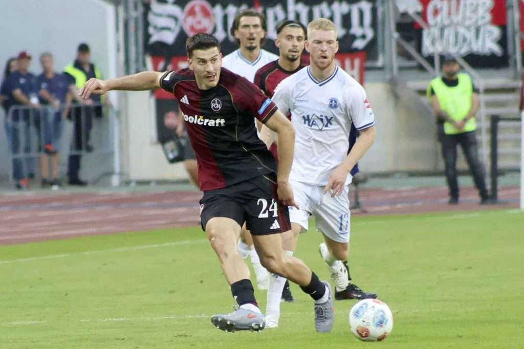 #Fußball, #Liga2, #Bundesliga, #DFL, #DFB, #Nürnberg, #Stadion, #MaxMorlockStadion, #Ball, #Sport, #Fans, #Torjubel, #Ausschreitung, #Pyrotechnik, #Fahnen, #Fanblock, #Faszination, #Action, #Zweikampf, #Schiedsrichter, #Linienrichter, #FrankenBrunnen, #NErgie, #SparkasseNürnberg, #toolcraft, #Freizeit, #Familie, #Zuschauer, #MaxMorlock, #Spielräume, #Stolperstein, #JenöKonradCup, #dielegendelebt,