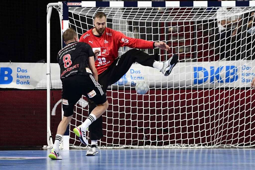 #Handballbundesliga, #LiquiMoly, #HCErlangen, #Handball, #HBL, #Nuremberg, #Erlangen, #ArenaNürnbergerVersicherung, #heitec, #Fackelmann, #Aichinger, #BarthHaas, #Bodin, #MaxBögl, #Bionorica, #Hemmersbach, #hlstudios, #HofmannPersonal, #LauerEuromovers, #Mauss, #pensionsolution, #Schultheiß, #SontowskiPartner, #Tucher, #Wild Panda, #hce, #ball, #tor, #zuschauer, #fans, #vielfaltgewinnt, #keinfanohnejob,