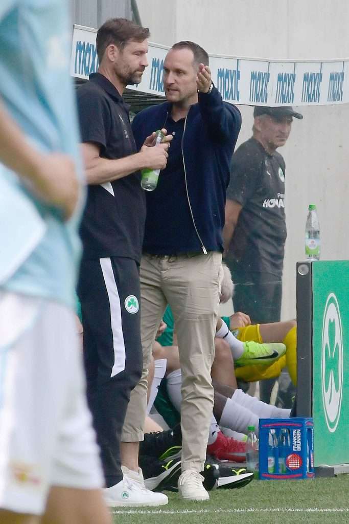 #Fussball, #Bundesliga, #DFL, #Liga2, #GreutherFürth, #sgf, #SportparkRonhof, #Kleeblatt, #HofmannPersonal, #BruderSpielwaren, #FrankenBrunnen, #GrünerBier, #RosicImmobilien, #simbadickiegroup, #Swietelsky, #WildPanda, #Fürth, #ball, #stadion, #zuschauer, #fans, #tor, #vielfaltgewinnt, #keinfanohnejob,