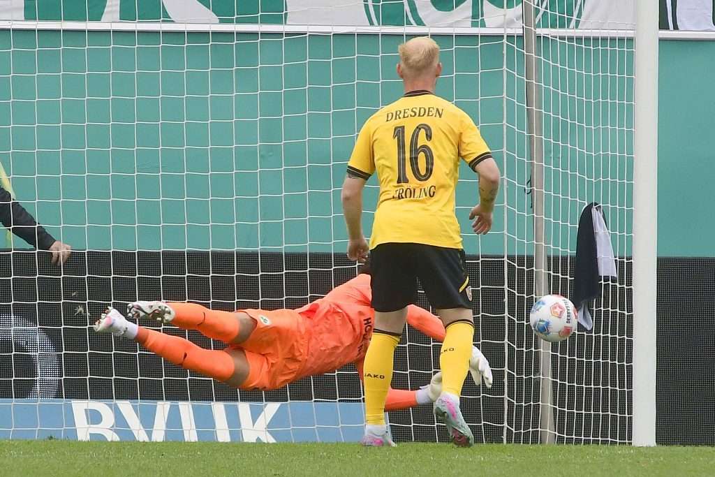 #Fussball, #Bundesliga, #DFL, #Liga2, #GreutherFürth, #sgf, #SportparkRonhof, #Kleeblatt, #HofmannPersonal, #BruderSpielwaren, #FrankenBrunnen, #GrünerBier, #RosicImmobilien, #simbadickiegroup, #Swietelsky, #WildPanda, #Fürth, #ball, #stadion, #zuschauer, #fans, #tor, #vielfaltgewinnt, #keinfanohnejob,