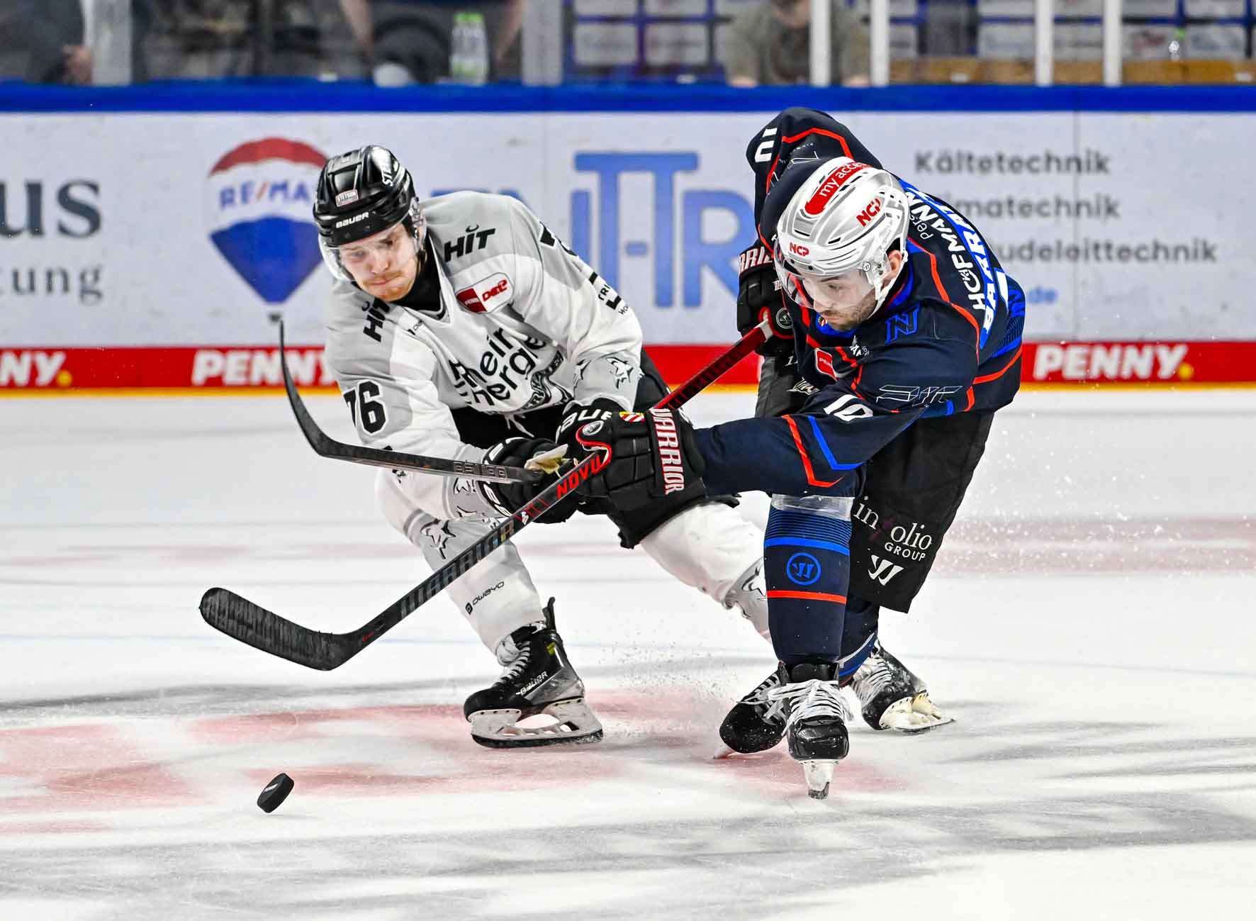 #del, #eishockey, #nit, #nuernbergicetigers, #icetigers, #puck, #pucki, #maskottchen, #nuernberg, #arena, #tor, #zuschauer, #fans, #hofmannpersonal, #vielfaltgewinnt, #keinfanohnejob, #bodin, #nergie, #wbgnuernberg, #höflergemüse, #lorzservice, #bmwnuernberg, #nergie, #orangekey, #roeschke, #tucher, #ehc80,
