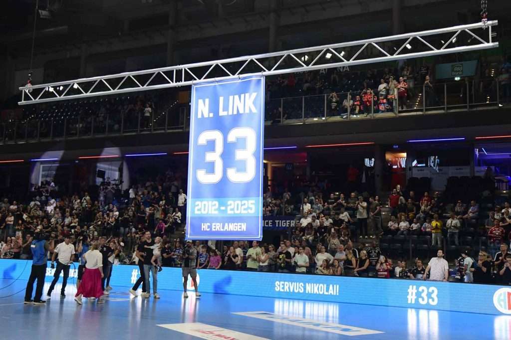 #Handballbundesliga, #LiquiMoly, #HCErlangen, #Handball, #HBL, #Nuremberg, #Erlangen, #ArenaNürnbergerVersicherung, #heitec, #Fackelmann, #Aichinger, #BarthHaas, #Bodin, #MaxBögl, #Bionorica, #Hemmersbach, #hlstudios, #HofmannPersonal, #LauerEuromovers, #Mauss, #pensionsolution, #Schultheiß, #SontowskiPartner, #Tucher, #Wild Panda, #hce, #ball, #tor, #zuschauer, #fans, #vielfaltgewinnt, #keinfanohnejob,