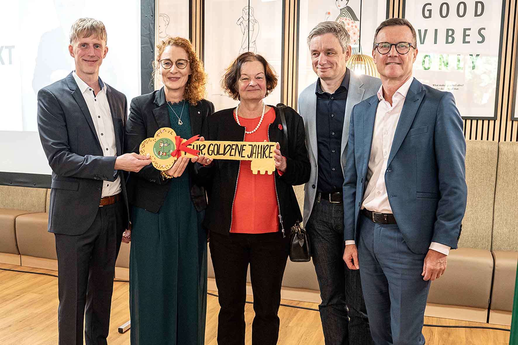 #nürnberg, #nuremberg, #stadt, #wbgnuernberg, #stiftung, #neubau, #mietwohnungen, #erneuerung, #abriss, #aufbau, #klimaziele, #wbg2000stiftung, #wohnbau, #Umweltfreundlich, #Wohnungen, #Vermietungen, #originalregional, #Holz, #Hybridhäuser, #ispfd, #Grundsteinlegung, #Einweihung,