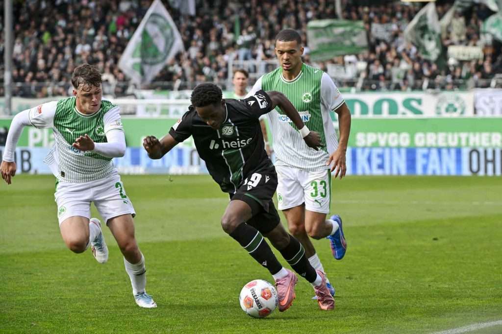 #Fussball, #Bundesliga, #DFL, #Liga2, #GreutherFürth, #sgf, #SportparkRonhof, #Kleeblatt, #HofmannPersonal, #BruderSpielwaren, #FrankenBrunnen, #GrünerBier, #RosicImmobilien, #simbadickiegroup, #Swietelsky, #WildPanda, #Fürth, #ball, #stadion, #zuschauer, #fans, #tor, #vielfaltgewinnt, #keinfanohnejob,