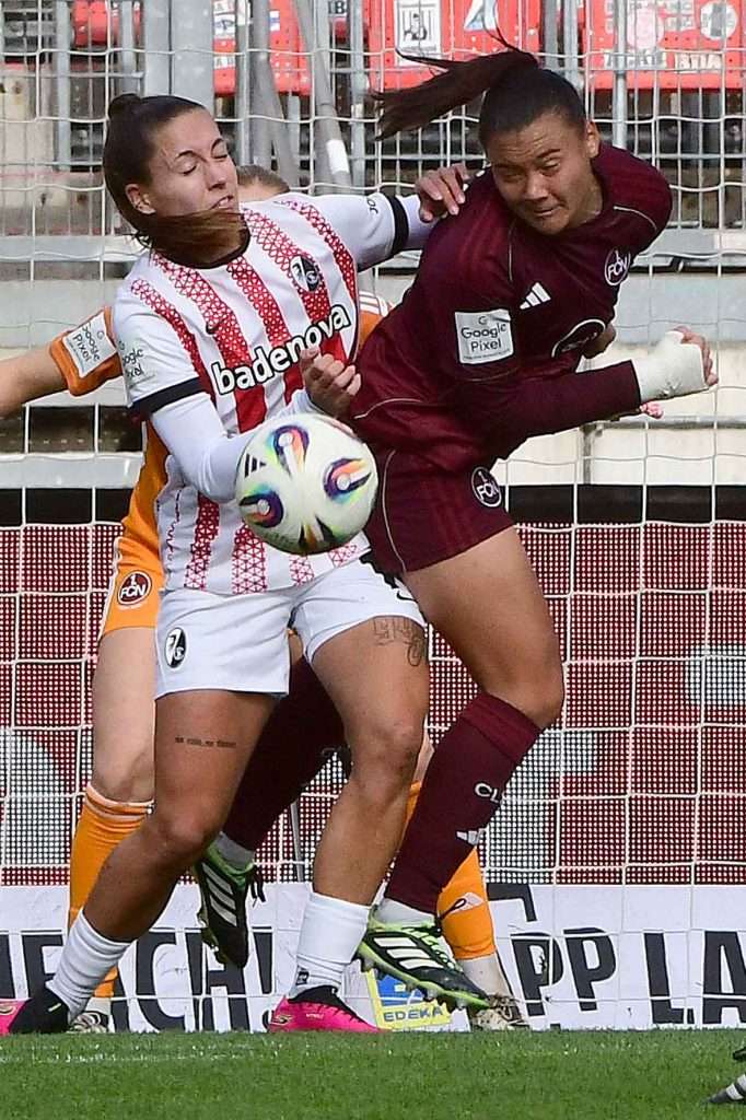 #Fußball, #Liga1, #Bundesliga, #DFL, #DFB, #googlepixel, #frauenbundesliga, #Nürnberg, #1fcn, #fcn, #damen, #frauen, #Stadion, #MaxMorlockStadion, #Ball, #Sport, #Fans, #Jubel, #Torjubel, #Fahnen, #Fanblock, #Faszination, #Action, #Zweikampf, #Schiedsrichter, #Linienrichter, #SparkasseNürnberg, #NErgie, #Zuschauer, #fussball,