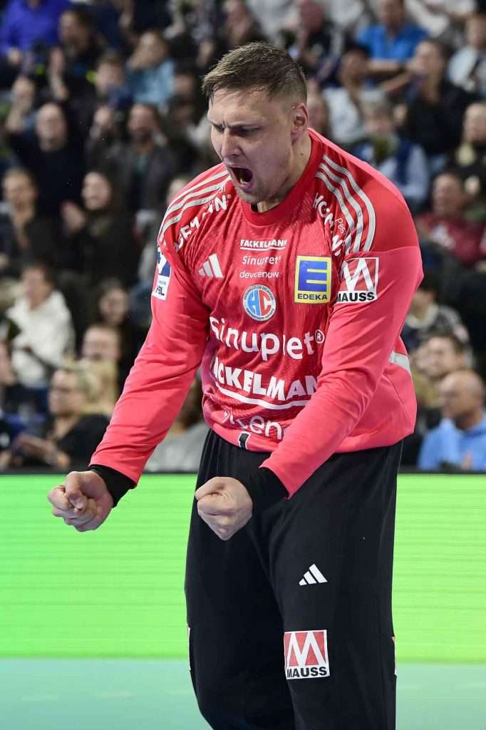 #Handballbundesliga, #HCErlangen, #Handball, #HBL, #Nuremberg, #Erlangen, #ArenaNürnbergerVersicherung, #heitec, #Fackelmann, #Aichinger, #BarthHaas, #Bodin, #MaxBögl, #Bionorica, #Hemmersbach, #hlstudios, #HofmannPersonal, #LauerEuromovers, #Mauss, #pensionsolution, #Schultheiß, #SontowskiPartner, #Tucher, #Wild Panda, #hce, #ball, #tor, #zuschauer, #fans, #vielfaltgewinnt, #keinfanohnejob,