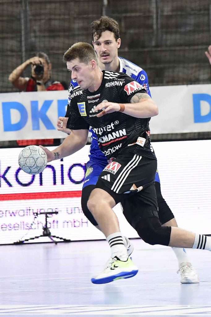 #Handballbundesliga, #HCErlangen, #Handball, #HBL, #Nuremberg, #Erlangen, #ArenaNürnbergerVersicherung, #heitec, #Fackelmann, #Aichinger, #BarthHaas, #Bodin, #MaxBögl, #Bionorica, #Hemmersbach, #hlstudios, #HofmannPersonal, #LauerEuromovers, #Mauss, #pensionsolution, #Schultheiß, #SontowskiPartner, #Tucher, #Wild Panda, #hce, #ball, #tor, #zuschauer, #fans, #vielfaltgewinnt, #keinfanohnejob,