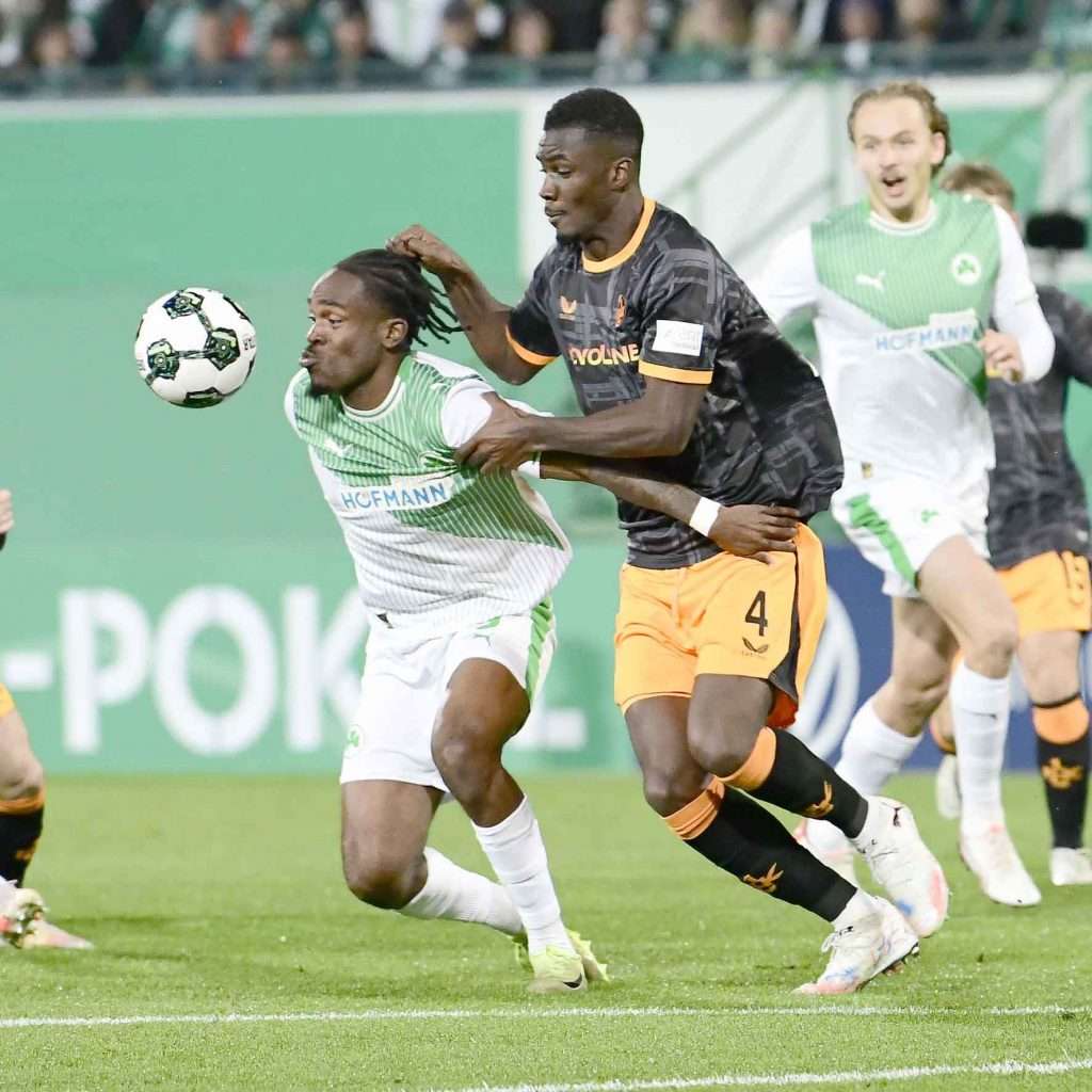 Fussball, #Bundesliga, #DFL, #Liga2, #GreutherFürth, #sgf, #SportparkRonhof, #Kleeblatt, #HofmannPersonal, #BruderSpielwaren, #FrankenBrunnen, #GrünerBier, #RosicImmobilien, #simbadickiegroup, #Swietelsky, #WildPanda, #Fürth, #ball, #stadion, #zuschauer, #fans, #tor, #vielfaltgewinnt, #keinfanohnejob,