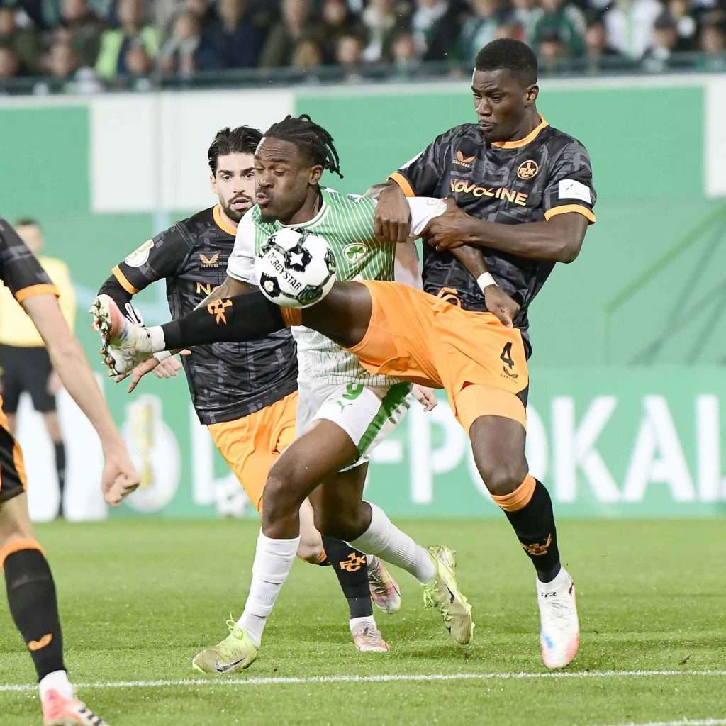 Fussball, #Bundesliga, #DFL, #Liga2, #GreutherFürth, #sgf, #SportparkRonhof, #Kleeblatt, #HofmannPersonal, #BruderSpielwaren, #FrankenBrunnen, #GrünerBier, #RosicImmobilien, #simbadickiegroup, #Swietelsky, #WildPanda, #Fürth, #ball, #stadion, #zuschauer, #fans, #tor, #vielfaltgewinnt, #keinfanohnejob,