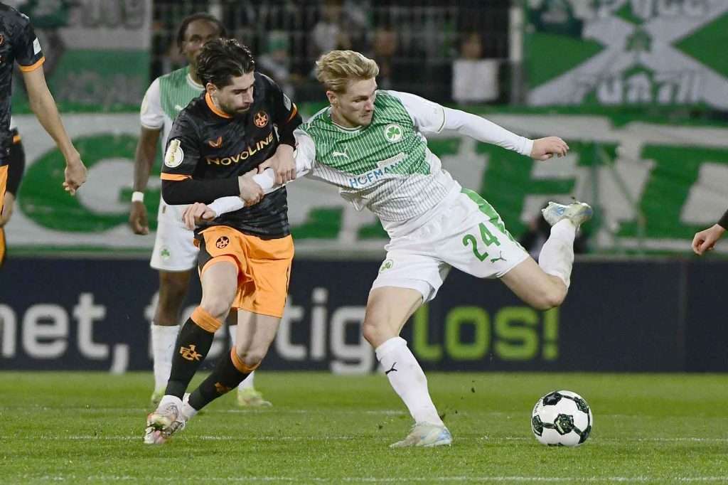 Fussball, #Bundesliga, #DFL, #Liga2, #GreutherFürth, #sgf, #SportparkRonhof, #Kleeblatt, #HofmannPersonal, #BruderSpielwaren, #FrankenBrunnen, #GrünerBier, #RosicImmobilien, #simbadickiegroup, #Swietelsky, #WildPanda, #Fürth, #ball, #stadion, #zuschauer, #fans, #tor, #vielfaltgewinnt, #keinfanohnejob,