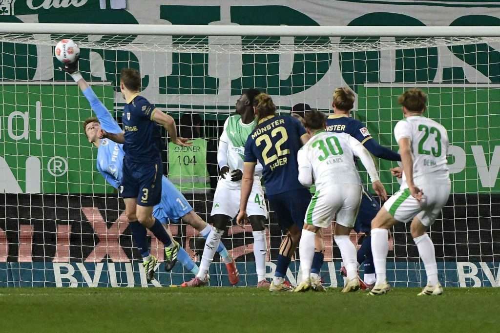 #Fussball, #Bundesliga, #DFL, #Liga2, #GreutherFürth, #sgf, #SportparkRonhof, #Kleeblatt, #HofmannPersonal, #BruderSpielwaren, #FrankenBrunnen, #GrünerBier, #RosicImmobilien, #simbadickiegroup, #Swietelsky, #WildPanda, #Fürth, #ball, #stadion, #zuschauer, #fans, #tor, #vielfaltgewinnt, #keinfanohnejob,