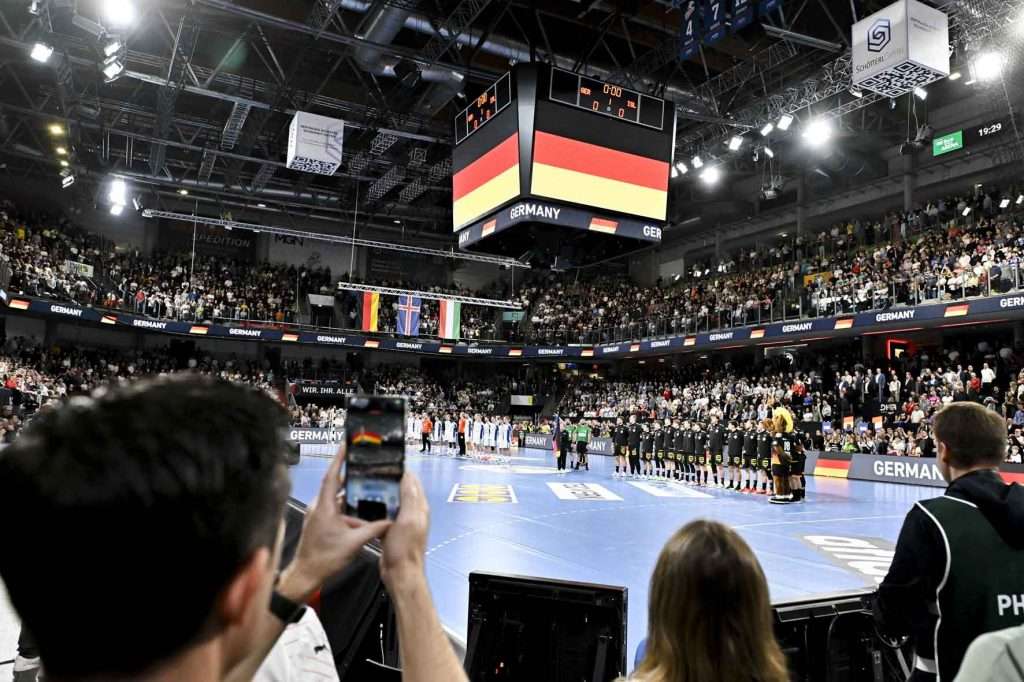 #DHB, #Nationalmannschaft, #Länderspiel, #Handballbundesliga, #HCErlangen, #Handball, #HBL, #Nuremberg, #Erlangen, #ArenaNürnberg, #heitec, #Fackelmann, #Aichinger, #BarthHaas, #Bodin, #MaxBögl, #Bionorica, #Hemmersbach, #hlstudios, #HofmannPersonal, #LauerEuromovers, #Mauss, #pensionsolution, #Schultheiß, #SontowskiPartner, #Tucher, #Wild Panda, #hce, #ball, #tor, #zuschauer, #fans, #vielfaltgewinnt, #keinfanohnejob,