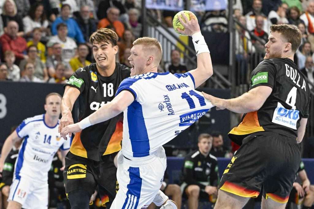 #DHB, #Nationalmannschaft, #Länderspiel, #Handballbundesliga, #HCErlangen, #Handball, #HBL, #Nuremberg, #Erlangen, #ArenaNürnberg, #heitec, #Fackelmann, #Aichinger, #BarthHaas, #Bodin, #MaxBögl, #Bionorica, #Hemmersbach, #hlstudios, #HofmannPersonal, #LauerEuromovers, #Mauss, #pensionsolution, #Schultheiß, #SontowskiPartner, #Tucher, #Wild Panda, #hce, #ball, #tor, #zuschauer, #fans, #vielfaltgewinnt, #keinfanohnejob,