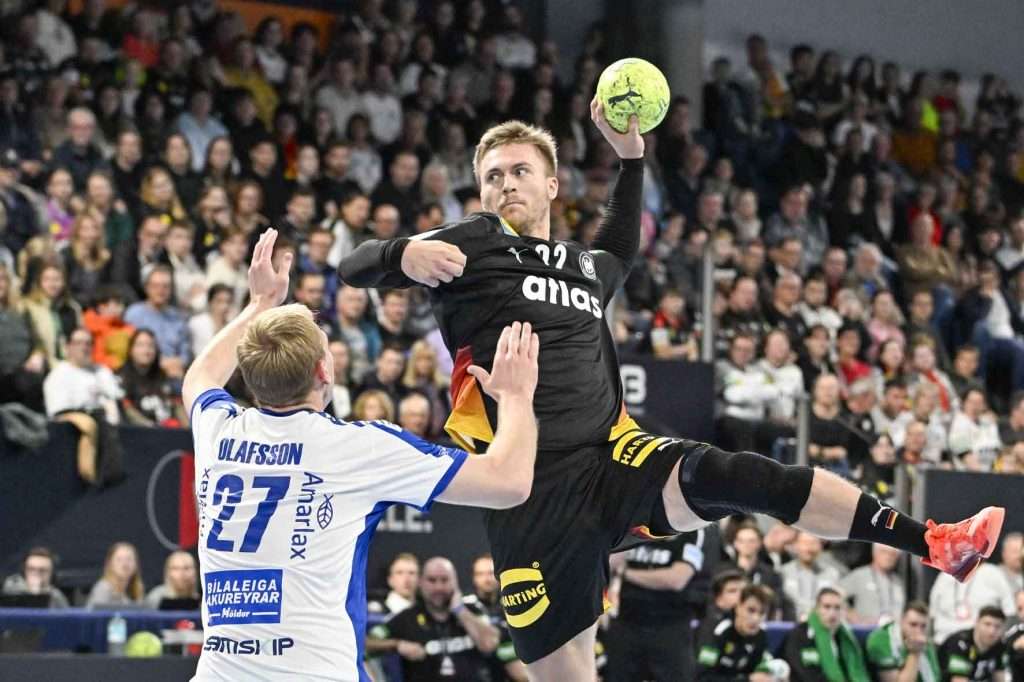 #DHB, #Nationalmannschaft, #Länderspiel, #Handballbundesliga, #HCErlangen, #Handball, #HBL, #Nuremberg, #Erlangen, #ArenaNürnberg, #heitec, #Fackelmann, #Aichinger, #BarthHaas, #Bodin, #MaxBögl, #Bionorica, #Hemmersbach, #hlstudios, #HofmannPersonal, #LauerEuromovers, #Mauss, #pensionsolution, #Schultheiß, #SontowskiPartner, #Tucher, #Wild Panda, #hce, #ball, #tor, #zuschauer, #fans, #vielfaltgewinnt, #keinfanohnejob,