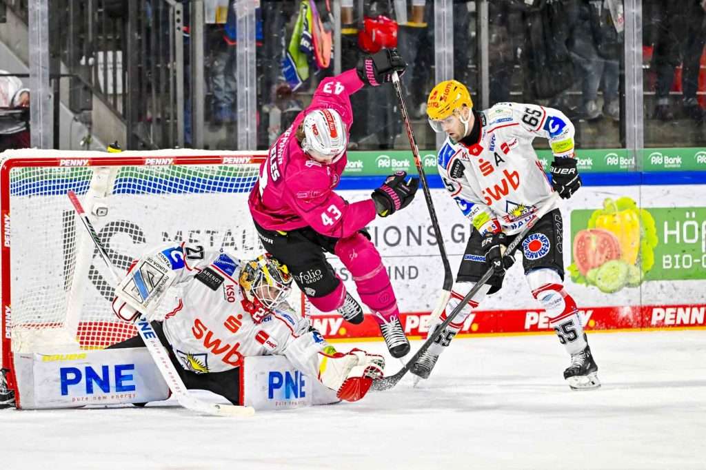 #del, #eishockey, #nit, #nuernbergicetigers, #icetigers, #puck, #pucki, #maskottchen, #nuernberg, #arena, #tor, #zuschauer, #fans, #hofmannpersonal, #vielfaltgewinnt, #keinfanohnejob, #bodin, #nergie, #wbgnuernberg,