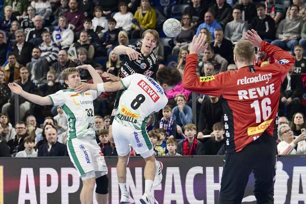 #Handballbundesliga, #HCErlangen, #Handball, #HBL, #Nuremberg, #Erlangen, #ArenaNürnberg, #heitec, #Fackelmann, #Aichinger, #BarthHaas, #Bodin, #MaxBögl, #Bionorica, #Hemmersbach, #hlstudios, #HofmannPersonal, #LauerEuromovers, #Mauss, #pensionsolution, #Schultheiß, #SontowskiPartner, #Tucher, #Wild Panda, #hce, #ball, #tor, #zuschauer, #fans, #vielfaltgewinnt, #keinfanohnejob,