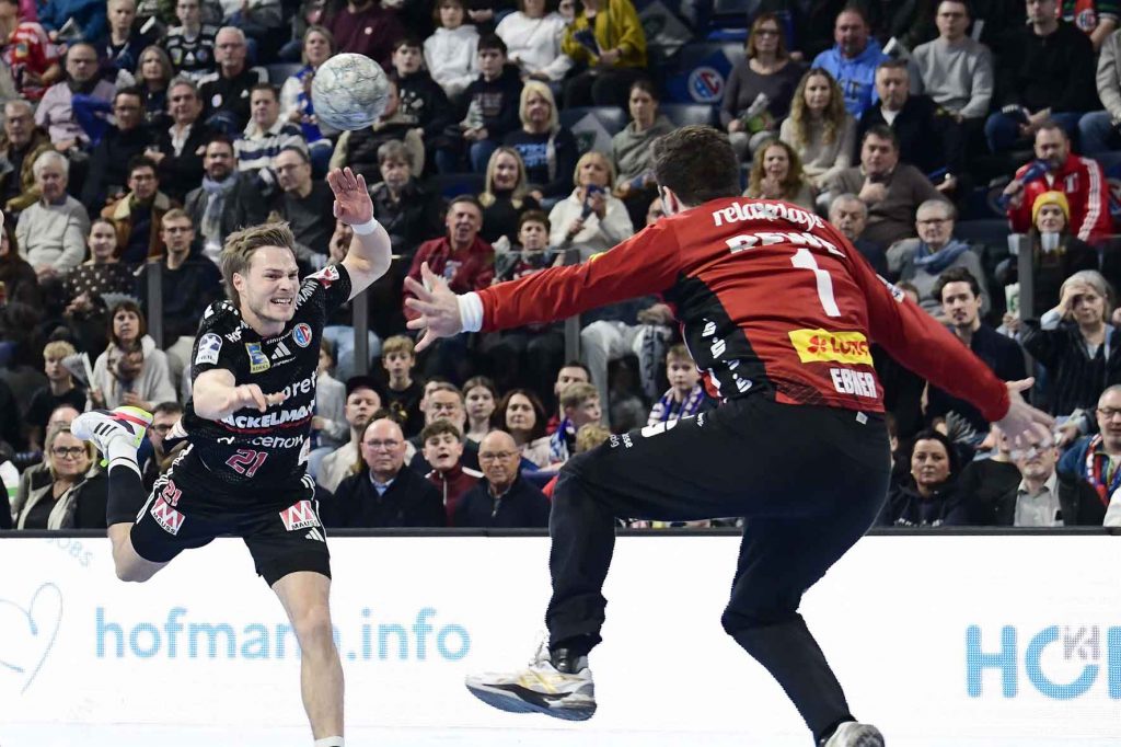 #Handballbundesliga, #HCErlangen, #Handball, #HBL, #Nuremberg, #Erlangen, #ArenaNürnberg, #heitec, #Fackelmann, #Aichinger, #BarthHaas, #Bodin, #MaxBögl, #Bionorica, #Hemmersbach, #hlstudios, #HofmannPersonal, #LauerEuromovers, #Mauss, #pensionsolution, #Schultheiß, #SontowskiPartner, #Tucher, #Wild Panda, #hce, #ball, #tor, #zuschauer, #fans, #vielfaltgewinnt, #keinfanohnejob,