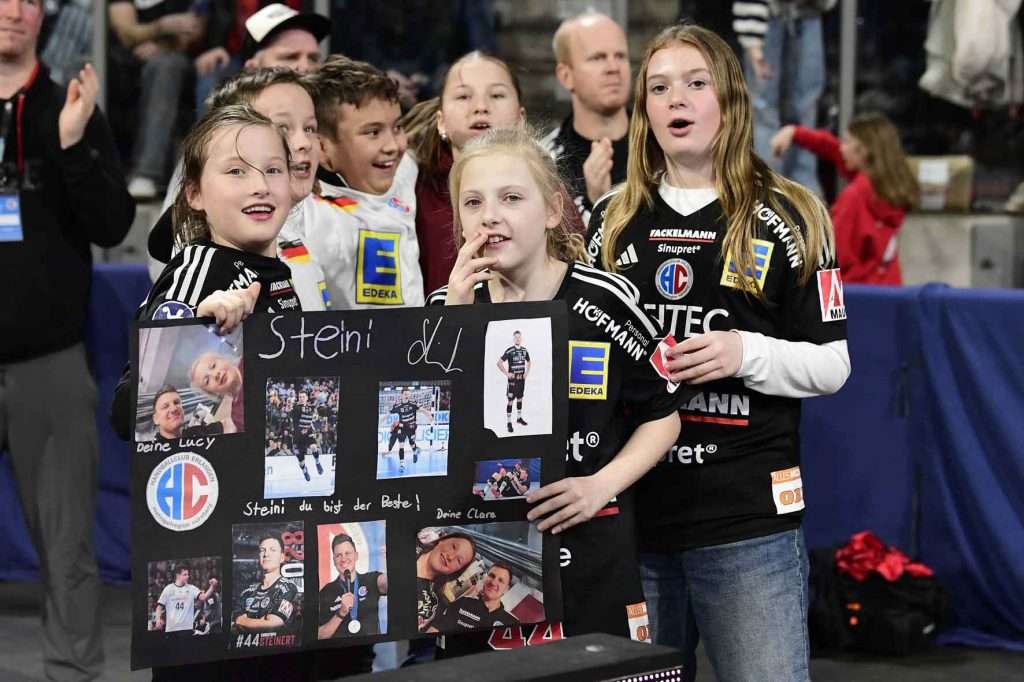 #Handballbundesliga, #HCErlangen, #Handball, #HBL, #Nuremberg, #Erlangen, #ArenaNürnberg, #heitec, #Fackelmann, #Aichinger, #BarthHaas, #Bodin, #MaxBögl, #Bionorica, #Hemmersbach, #hlstudios, #HofmannPersonal, #LauerEuromovers, #Mauss, #pensionsolution, #Schultheiß, #SontowskiPartner, #Tucher, #Wild Panda, #hce, #ball, #tor, #zuschauer, #fans, #vielfaltgewinnt, #keinfanohnejob,