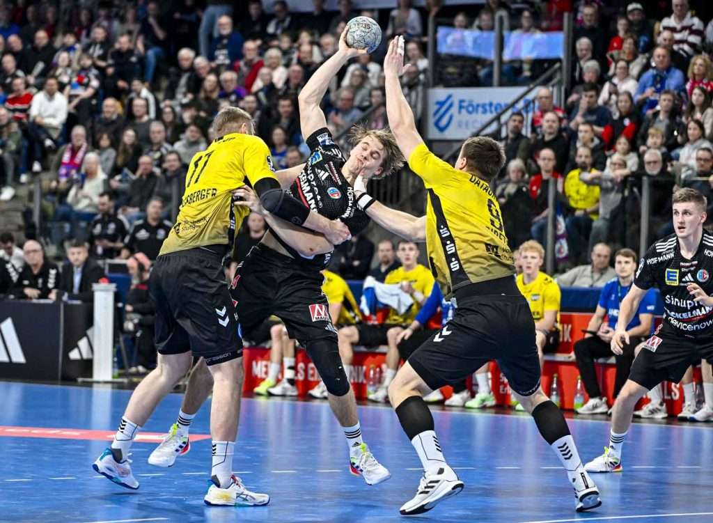 #Handballbundesliga, #HCErlangen, #Handball, #HBL, #Nuremberg, #Erlangen, #ArenaNürnberg, #heitec, #Fackelmann, #Aichinger, #BarthHaas, #Bodin, #MaxBögl, #Bionorica, #Hemmersbach, #hlstudios, #HofmannPersonal, #LauerEuromovers, #Mauss, #pensionsolution, #Schultheiß, #SontowskiPartner, #Tucher, #Wild Panda, #hce, #ball, #tor, #zuschauer, #fans, #vielfaltgewinnt, #keinfanohnejob,