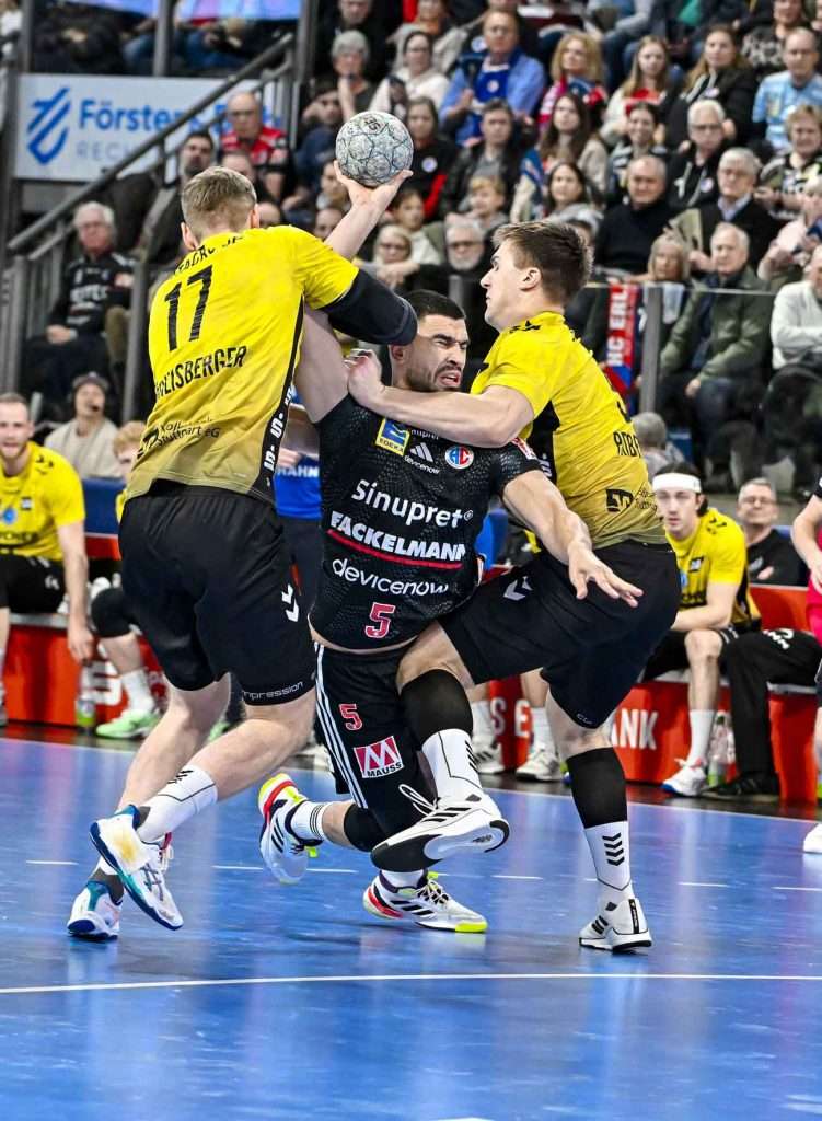 #Handballbundesliga, #HCErlangen, #Handball, #HBL, #Nuremberg, #Erlangen, #ArenaNürnberg, #heitec, #Fackelmann, #Aichinger, #BarthHaas, #Bodin, #MaxBögl, #Bionorica, #Hemmersbach, #hlstudios, #HofmannPersonal, #LauerEuromovers, #Mauss, #pensionsolution, #Schultheiß, #SontowskiPartner, #Tucher, #Wild Panda, #hce, #ball, #tor, #zuschauer, #fans, #vielfaltgewinnt, #keinfanohnejob,