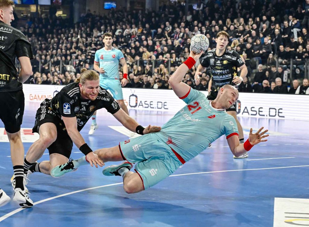 #Handballbundesliga, #HCErlangen, #Handball, #HBL, #Nuremberg, #Erlangen, #ArenaNürnberg, #heitec, #Fackelmann, #Aichinger, #BarthHaas, #Bodin, #MaxBögl, #Bionorica, #Hemmersbach, #hlstudios, #HofmannPersonal, #LauerEuromovers, #Mauss, #pensionsolution, #Schultheiß, #SontowskiPartner, #Tucher, #Wild Panda, #hce, #ball, #tor, #zuschauer, #fans, #vielfaltgewinnt, #keinfanohnejob,
